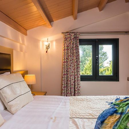 הרסוניסוס Pilot'S Villas Luxury Suites מראה חיצוני תמונה