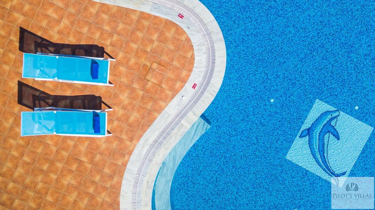 הרסוניסוס Pilot'S Villas Luxury Suites מראה חיצוני תמונה