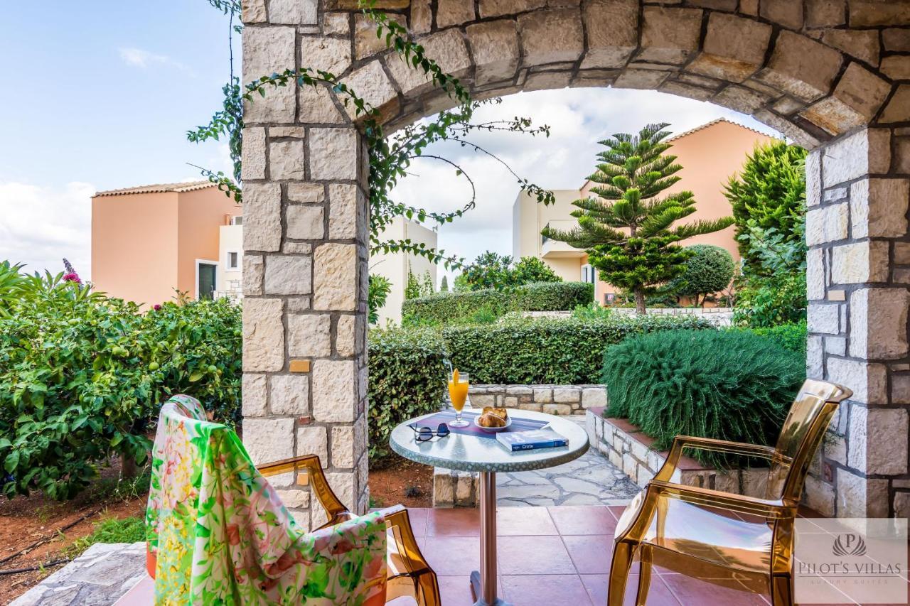 הרסוניסוס Pilot'S Villas Luxury Suites מראה חיצוני תמונה