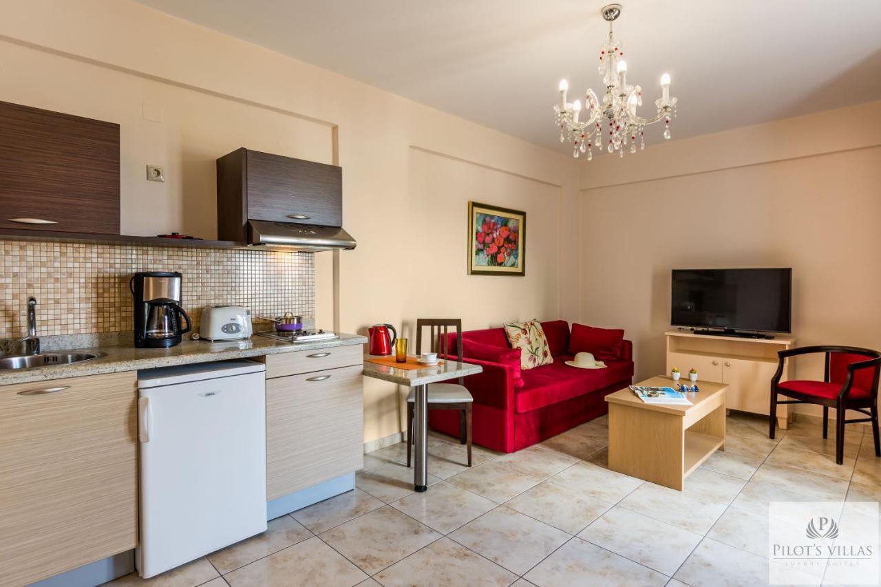 הרסוניסוס Pilot'S Villas Luxury Suites מראה חיצוני תמונה