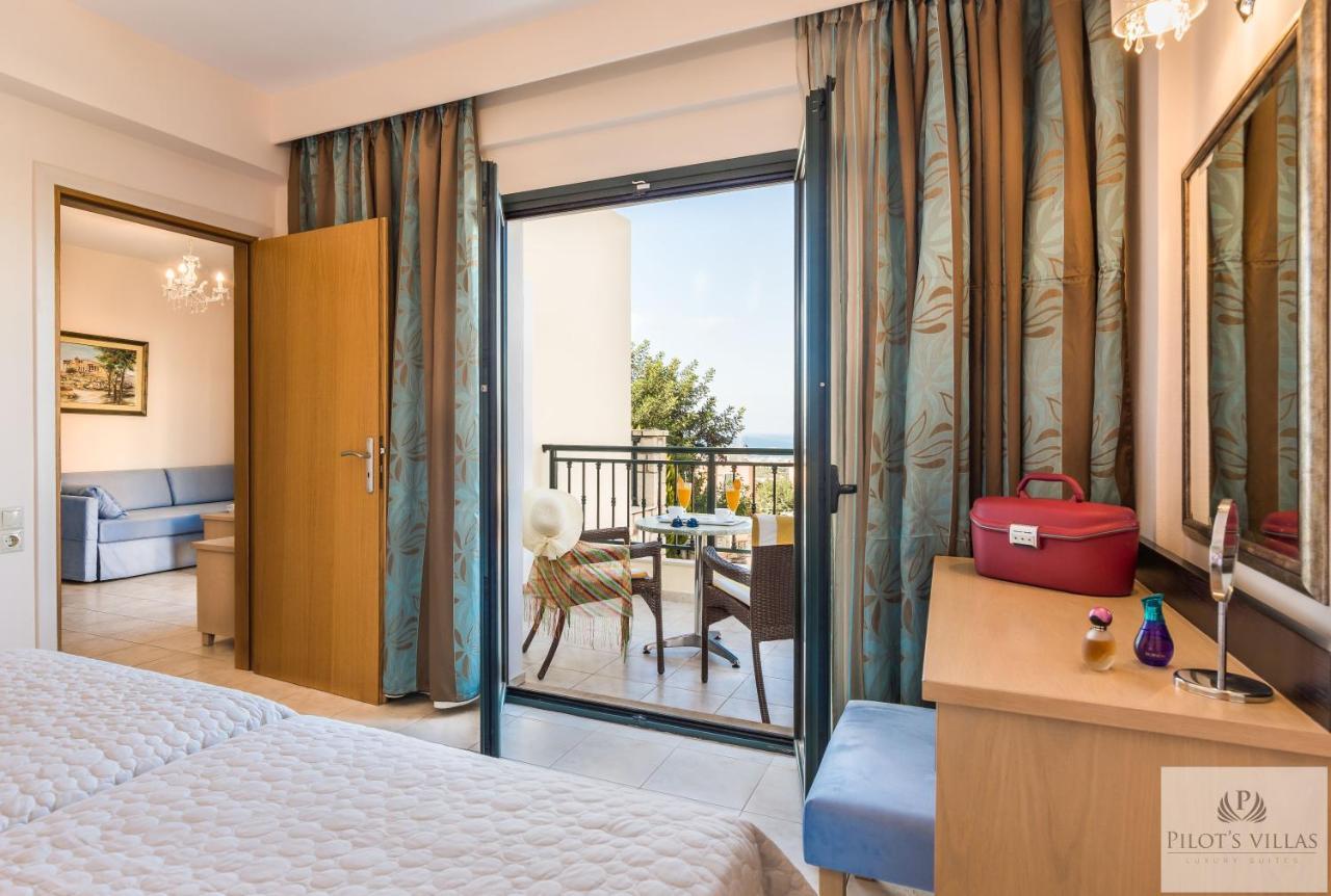 הרסוניסוס Pilot'S Villas Luxury Suites מראה חיצוני תמונה