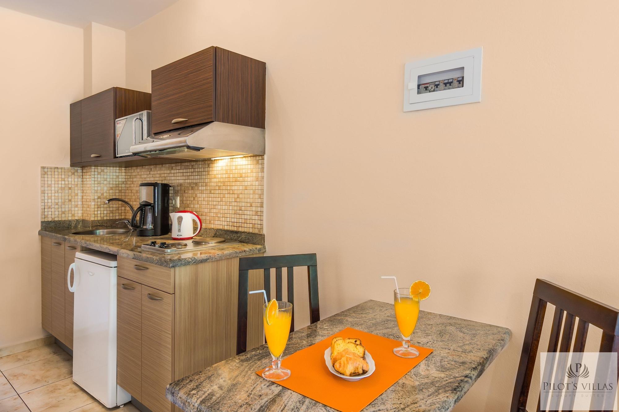 הרסוניסוס Pilot'S Villas Luxury Suites מראה חיצוני תמונה