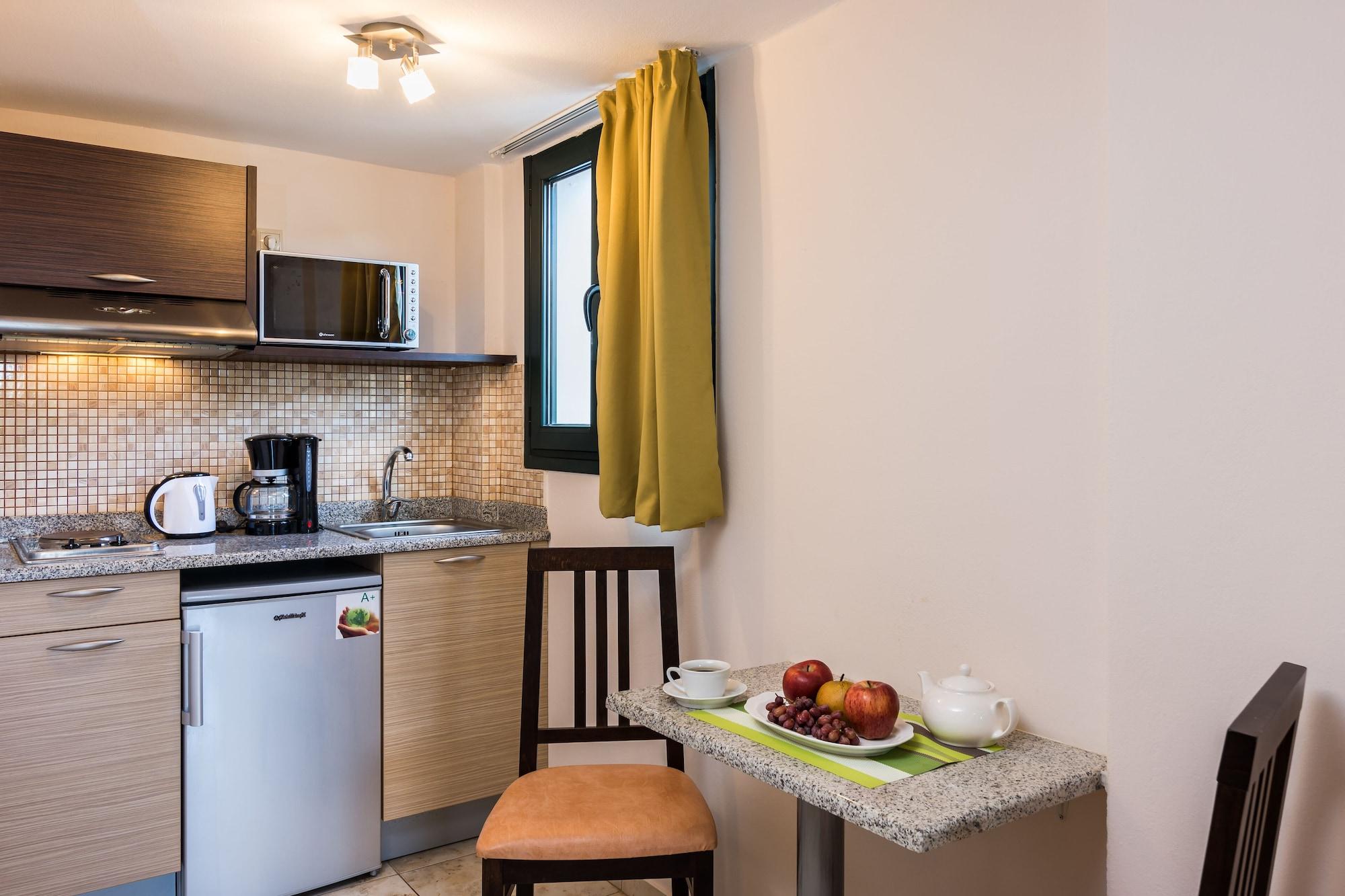 הרסוניסוס Pilot'S Villas Luxury Suites מראה חיצוני תמונה