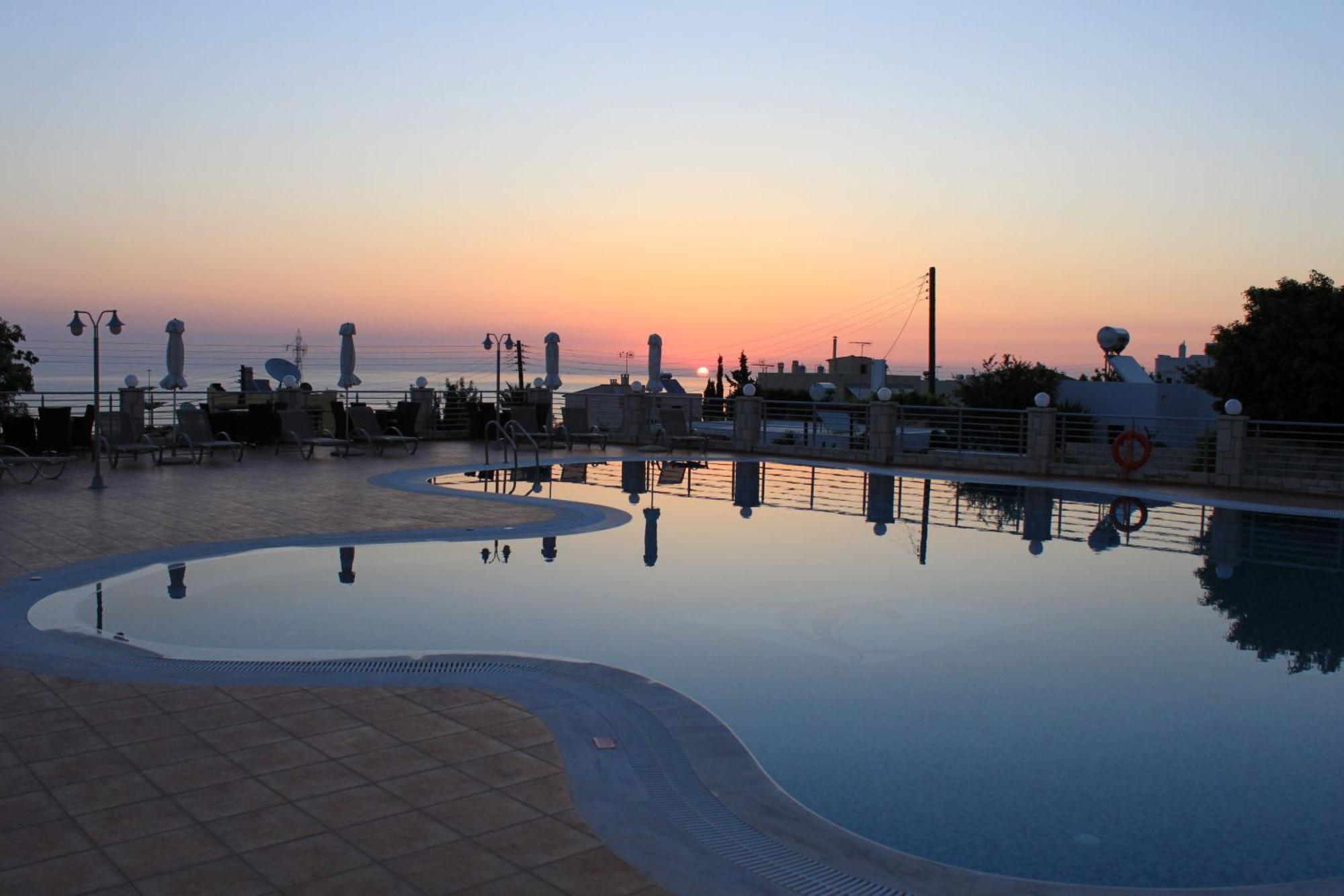 הרסוניסוס Pilot'S Villas Luxury Suites מראה חיצוני תמונה