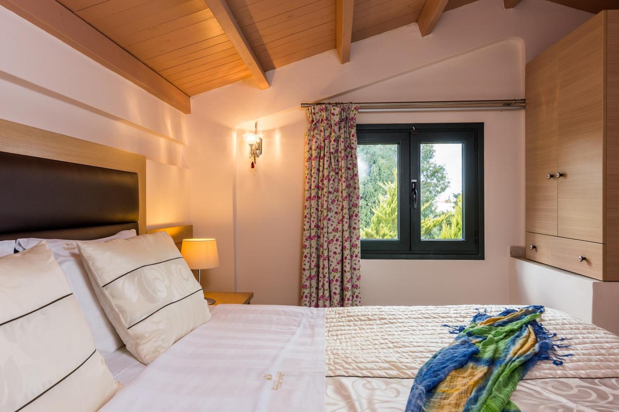 הרסוניסוס Pilot'S Villas Luxury Suites מראה חיצוני תמונה